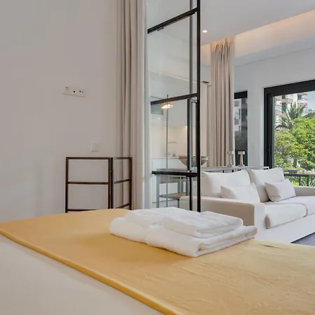 Acqua - Private Swimming Pool *