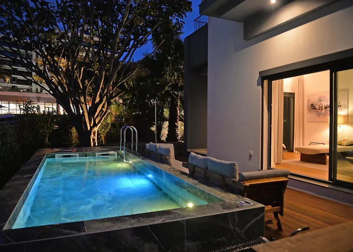 Acqua - Private Swimming Pool * Funchal (Madeira)